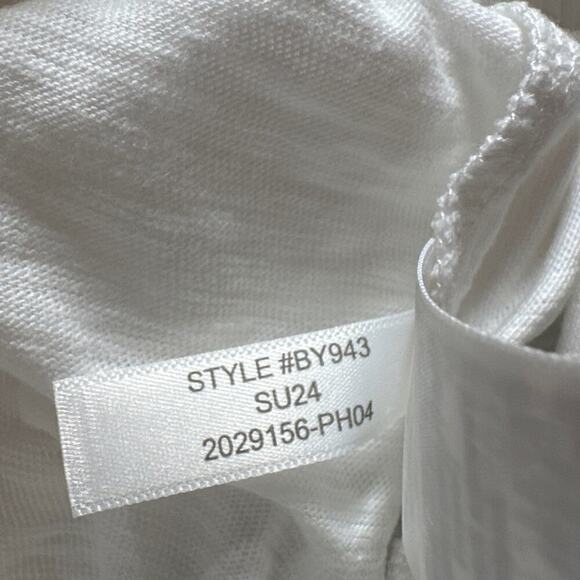 J. Crew Girlfriend Tank Top Sleeveless Crew Neck 100% Cotton White NWT Medium - Picture 9 of 10